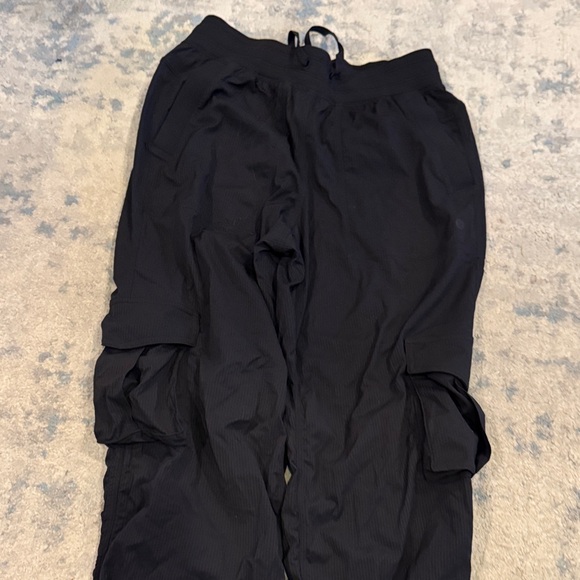 Women’s Lululemon Joggers - Picture 1 of 4